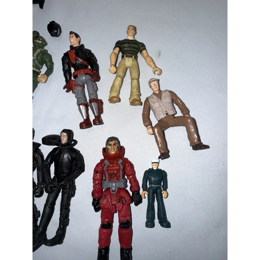 Vintage Military Action Figure Lot‎ Mixed Soldiers Divers Weapons Accessories